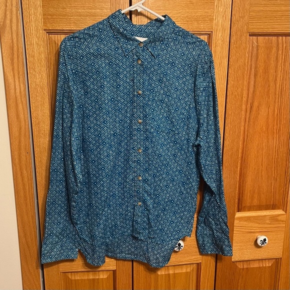 American Eagle batik print shirt. Size XL.Button front long sleeves. 100… - Picture 1 of 9